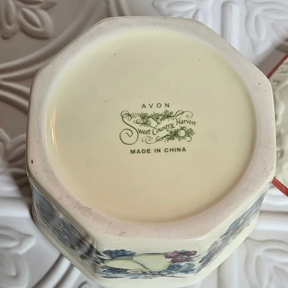 Avon Sweet Country Harvest Butter Tub,‎ Candy Dish, Trinket Dish Pear Top